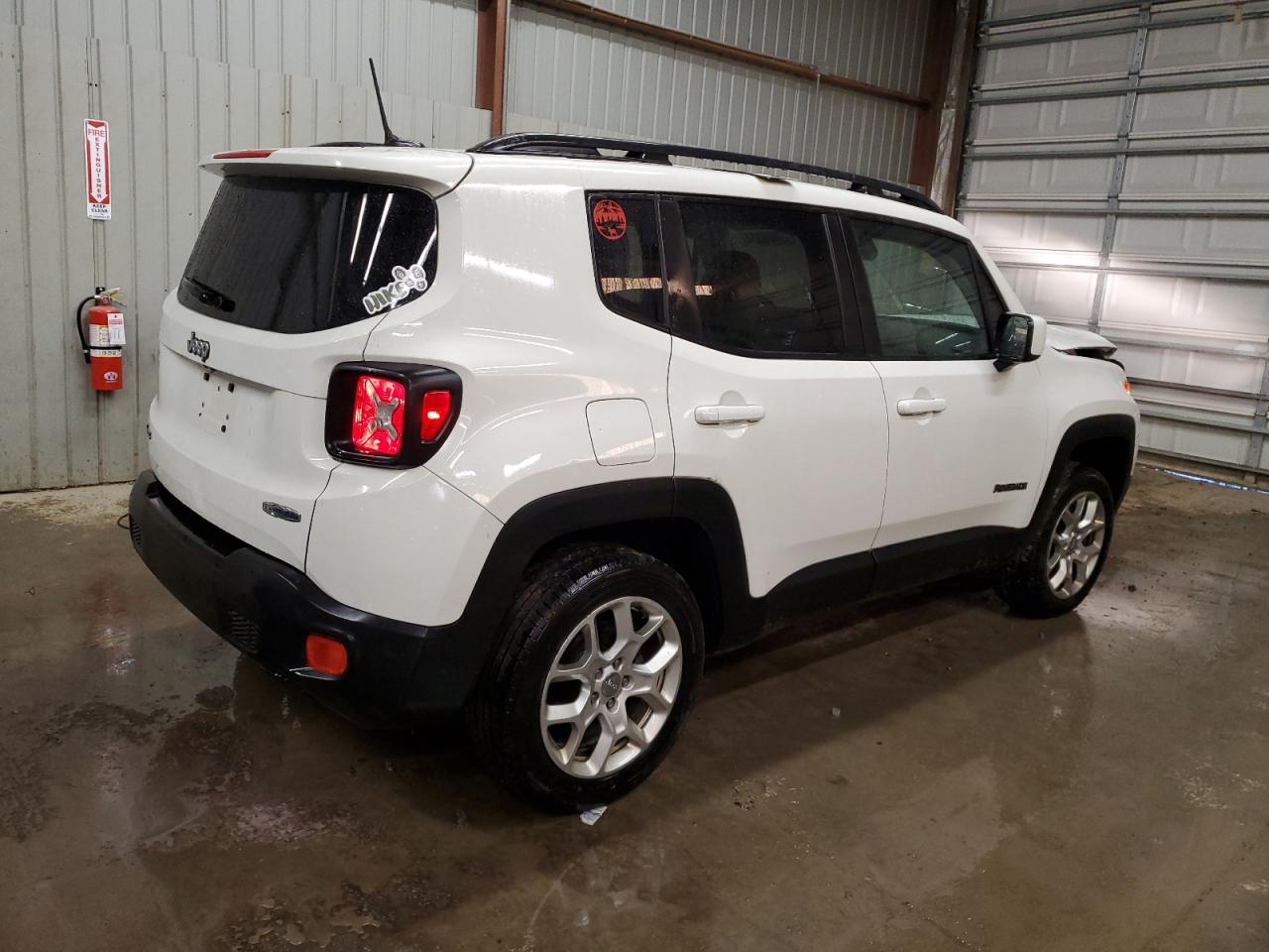 Lot #2951921400 2017 JEEP RENEGADE L