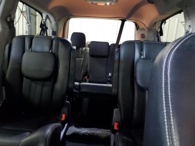 2016 CHRYSLER TOWN & COU - 2C4RC1CG0GR222227