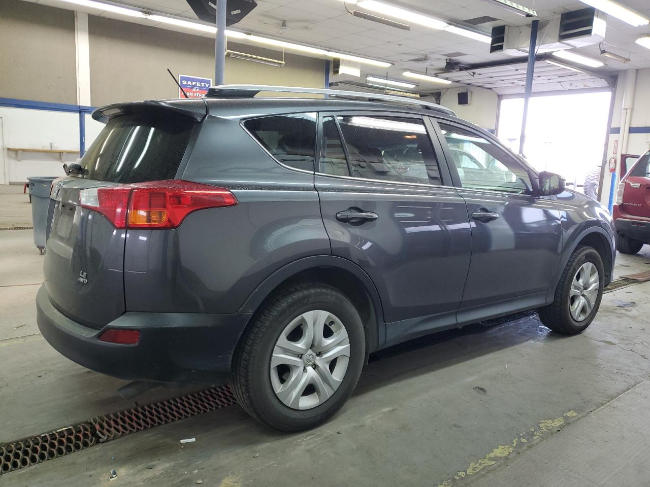 TOYOTA RAV4 LE 2015 gray  gas JTMBFREV1FJ038355 photo #4