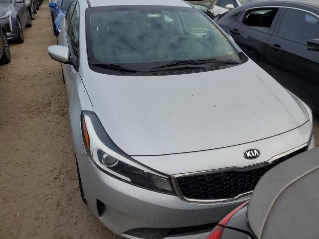 VIN 3KPFL4A72JE200553 2018 KIA Forte, LX no.5