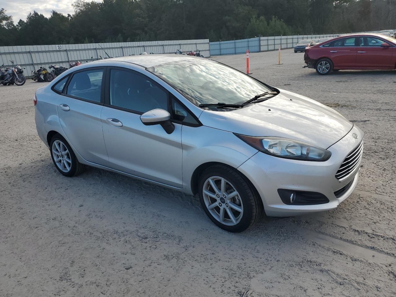 Lot #2909610406 2019 FORD FIESTA SE