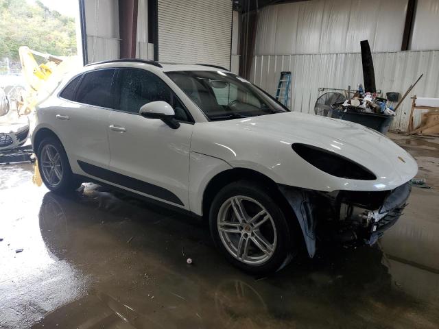 VIN WP1AA2A58HLB08902 2017 Porsche Macan no.4