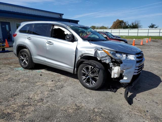 VIN 5TDZARFH7JS037342 2018 Toyota Highlander, LE no.4