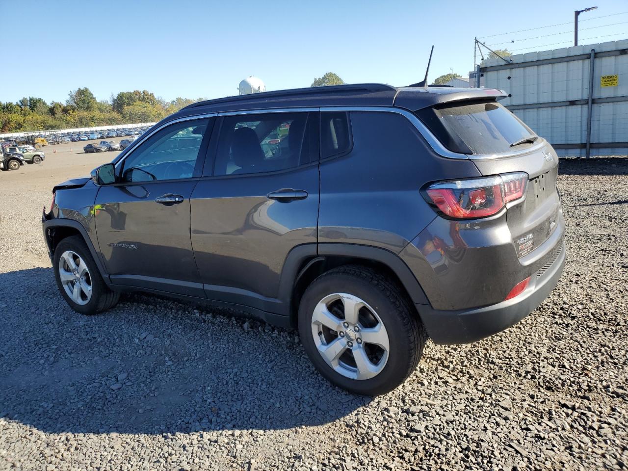 Lot #2969750281 2019 JEEP COMPASS LA