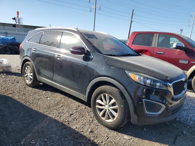 VIN 5XYPG4A31HG245700 2017 KIA Sorento, LX no.4