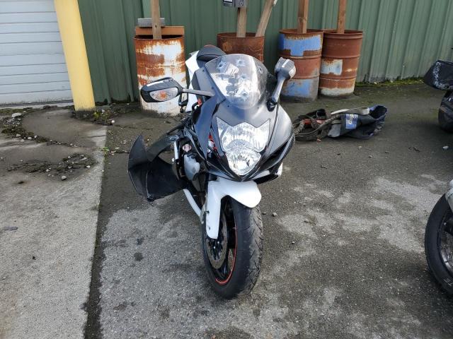 SUZUKI GSX-R600 2022 white  gas JS1GN7FAXN7100169 photo #3