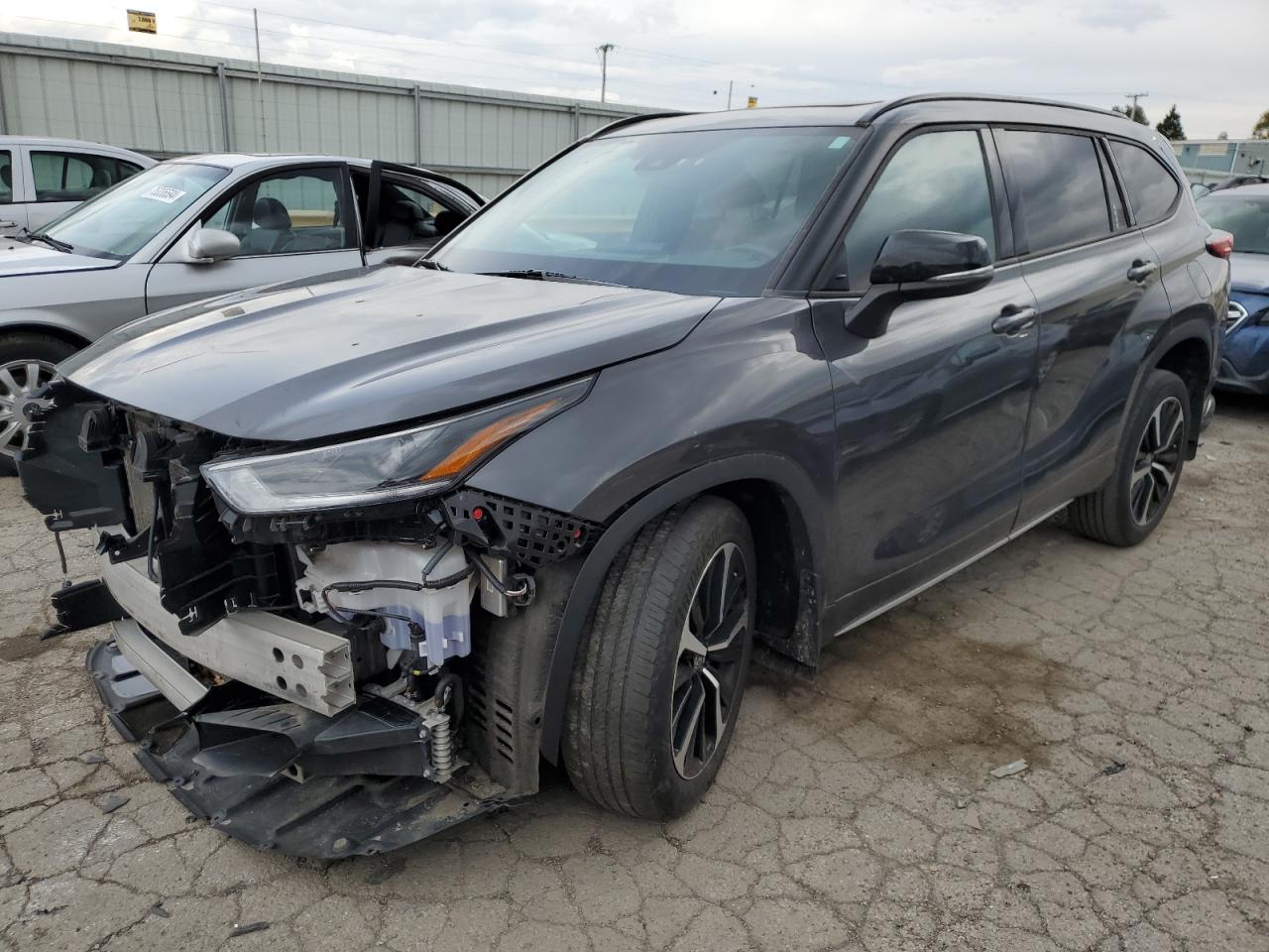 Lot #3026110101 2022 TOYOTA HIGHLANDER