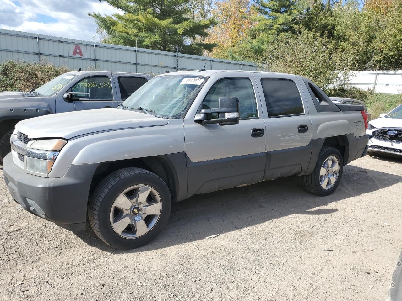 CHEVROLET AVALANCHE 2005 silver  flexible fuel 3GNEK12Z55G218821 photo #1