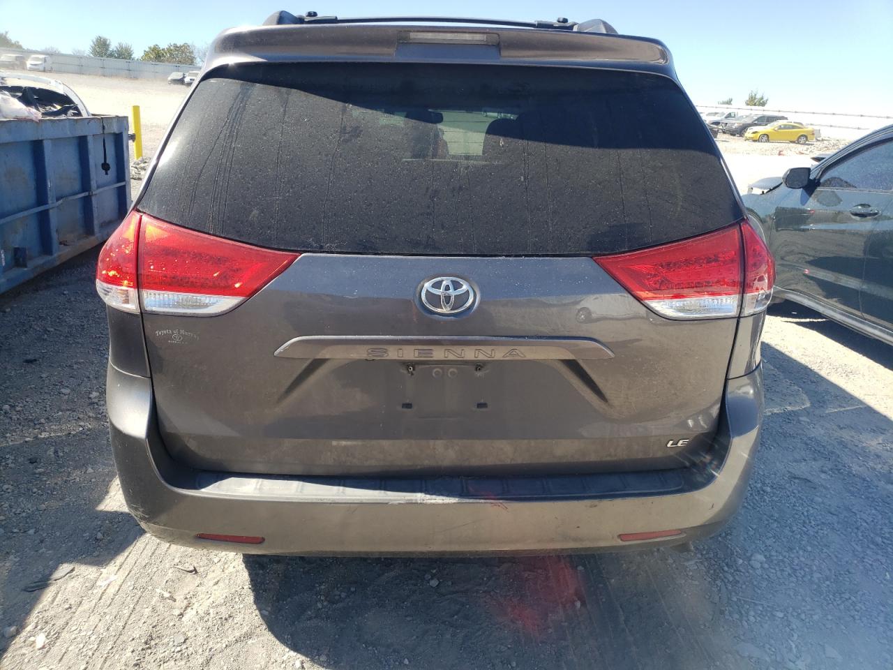 Lot #2924005169 2011 TOYOTA SIENNA LE