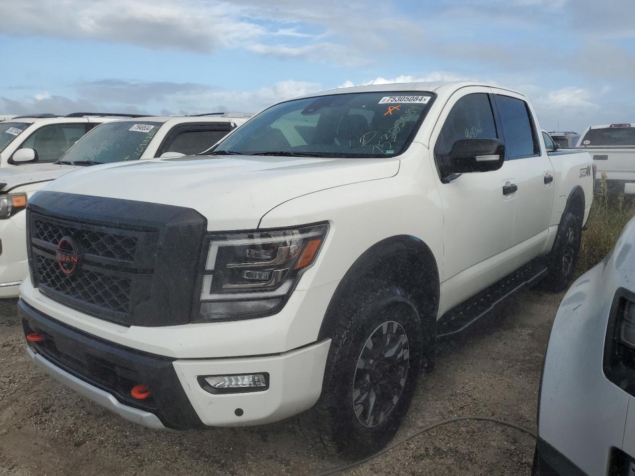 NISSAN TITAN PRO-4X