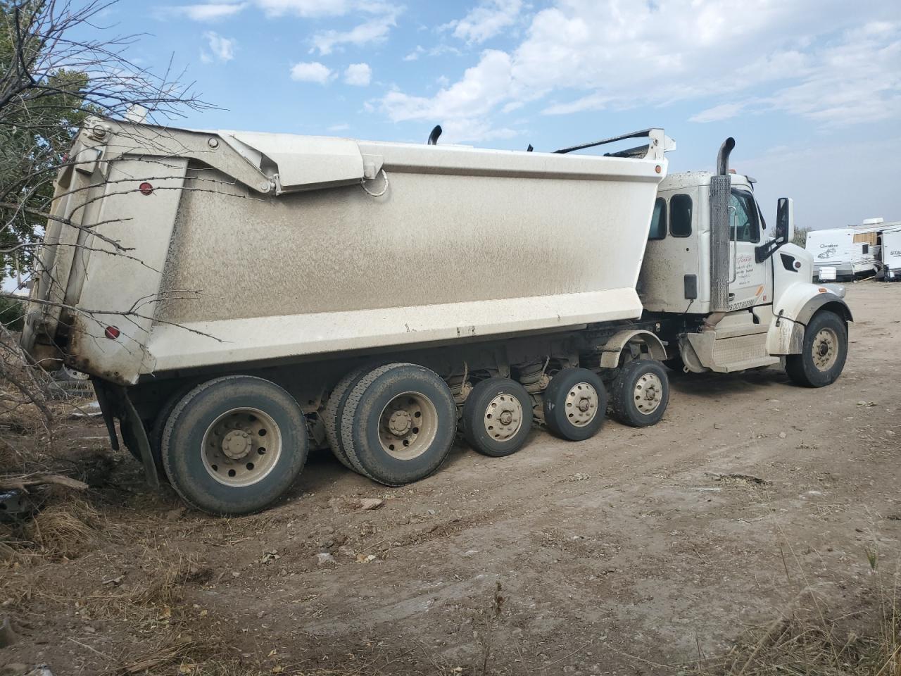 Lot #2907686049 2019 PETERBILT 567