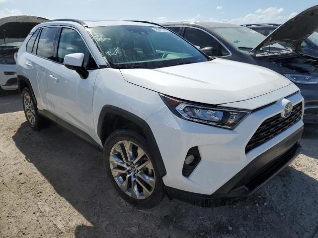 VIN 2T3C1RFV1LC077172 2020 Toyota RAV4, Xle Premium no.4