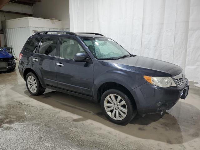 VIN JF2SHAEC7DH429896 2013 Subaru Forester, Limited no.4