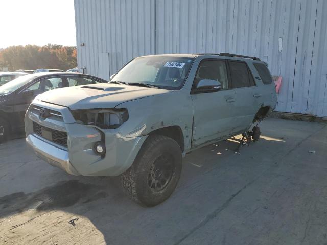 2023 TOYOTA 4RUNNER SE 2023