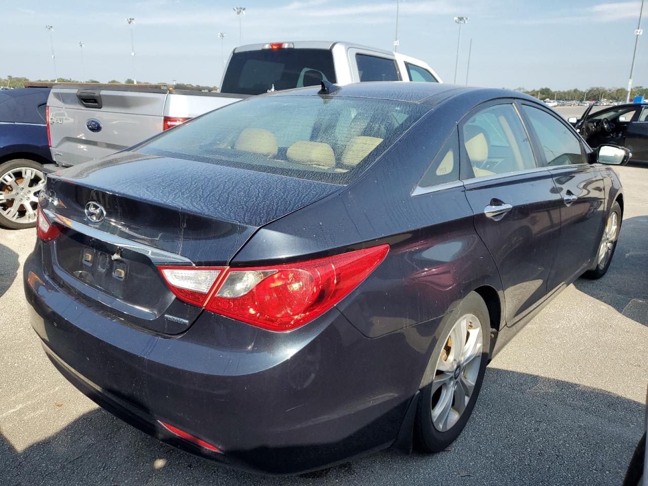 Lot #3003300129 2013 HYUNDAI SONATA SE