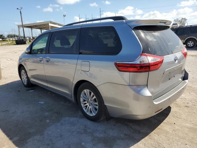 VIN 5TDYZ3DC9HS797176 2017 Toyota Sienna, Xle no.2