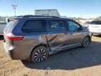 TOYOTA SIENNA LE photo