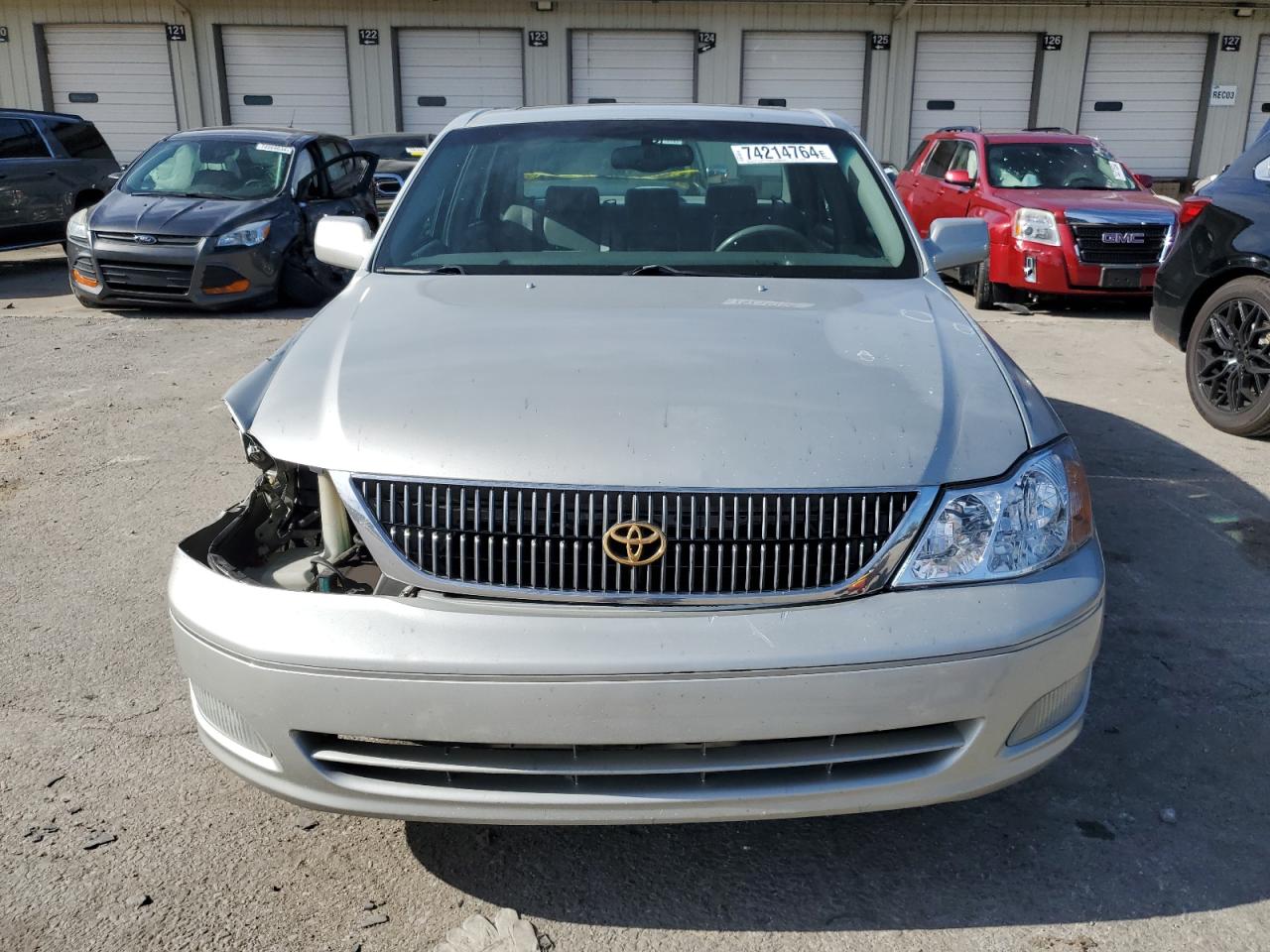 Lot #2921779529 2002 TOYOTA AVALON XL