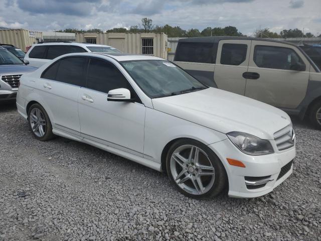 VIN WDDGF8AB5DA793037 2013 Mercedes-Benz C-Class, 3... no.4