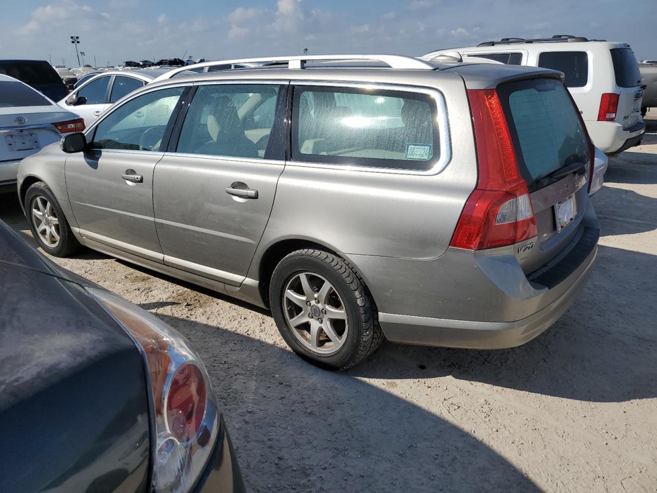 VOLVO V70 3.2 2010 green  gas YV1982BW4A1122203 photo #3