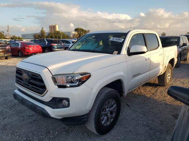 VIN 3TMAZ5CN8JM055843 2018 Toyota Tacoma, Double Cab no.1