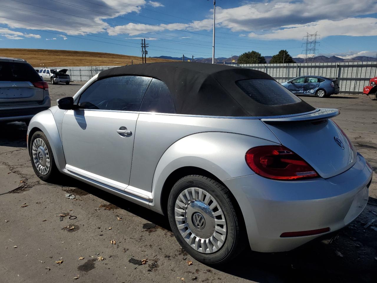 Lot #2940410089 2015 VOLKSWAGEN BEETLE 1.8