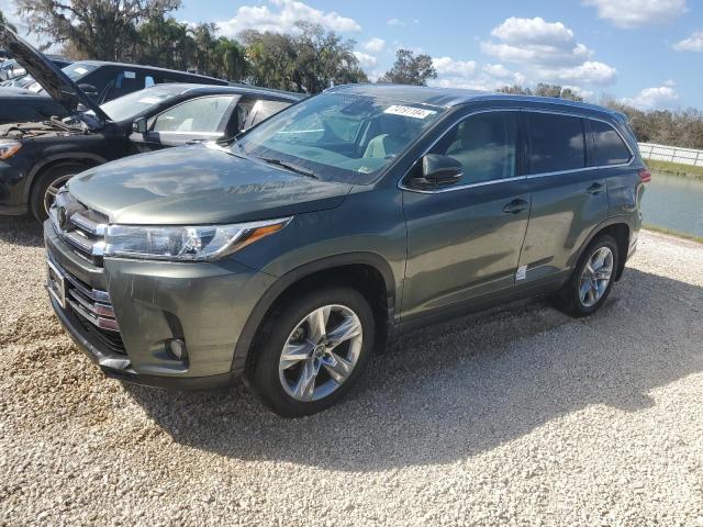 VIN 5TDDZRFH2JS813850 2018 Toyota Highlander, Limited no.1