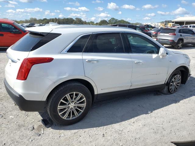 VIN 1GYKNDRSXHZ232791 2017 Cadillac XT5, Luxury no.3