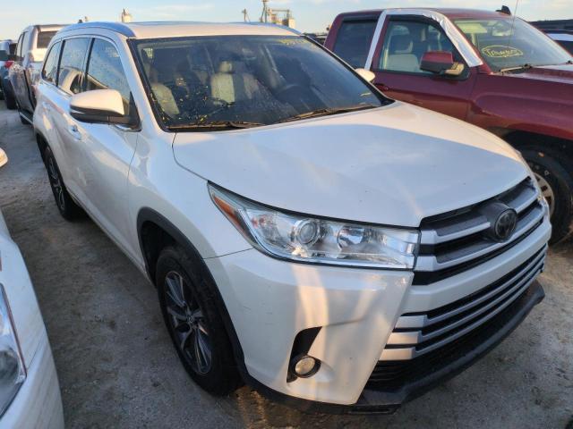 VIN 5TDKZRFHXJS539269 2018 Toyota Highlander, SE no.4