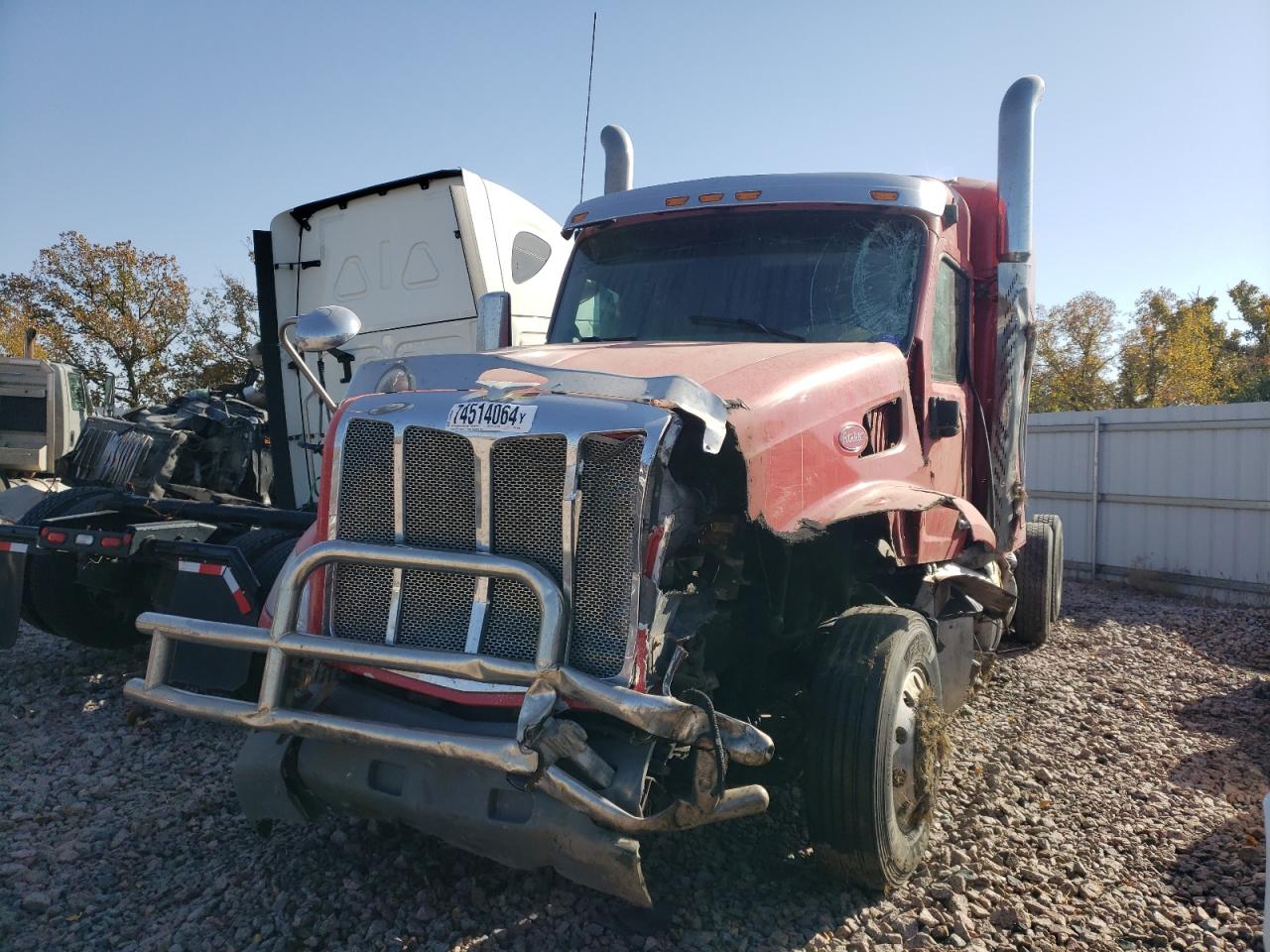 Lot #2909716358 2015 PETERBILT 579