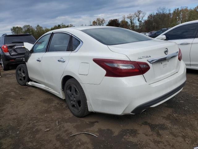 NISSAN ALTIMA 2.5 2018 white  gas 1N4AL3AP4JC266345 photo #3