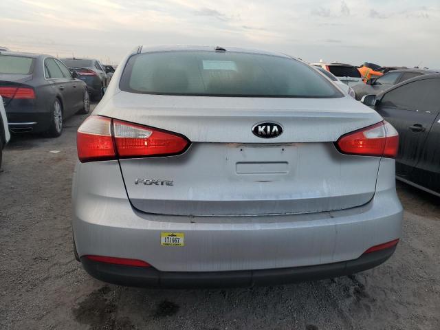 VIN KNAFK4A67G5520902 2016 KIA Forte, LX no.6