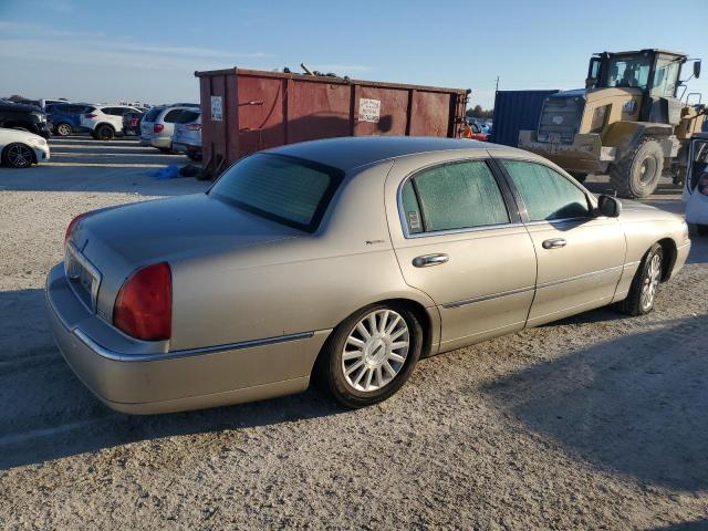 LINCOLN TOWN CAR E 2004 gold  gas 1LNHM81W74Y629461 photo #4