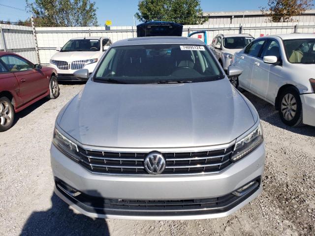 2018 VOLKSWAGEN PASSAT SE - 1VWBA7A36JC051930