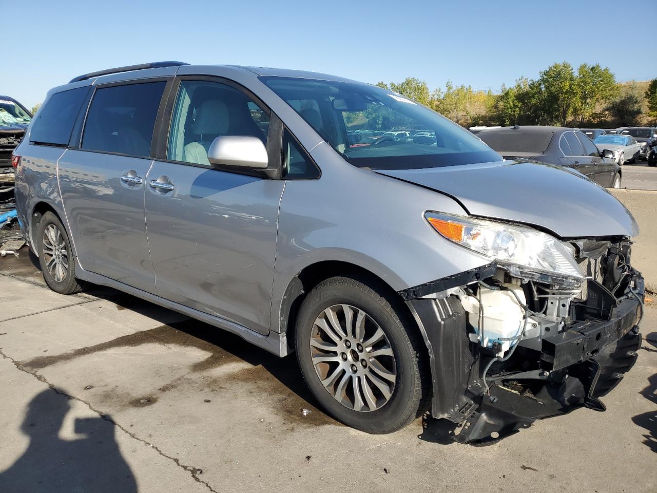 Lot #2991946188 2018 TOYOTA SIENNA XLE