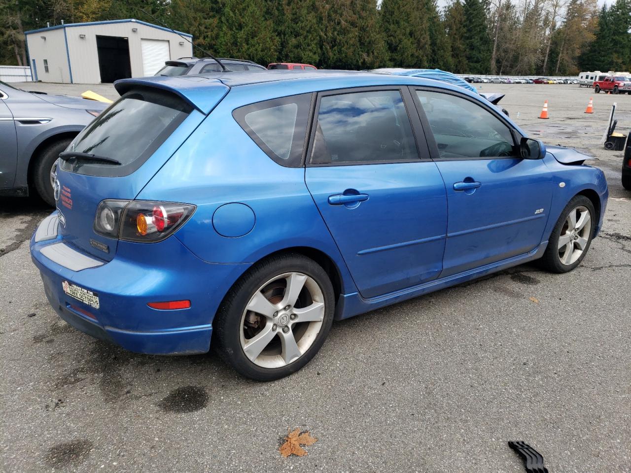 Lot #2943335732 2005 MAZDA 3 HATCHBAC