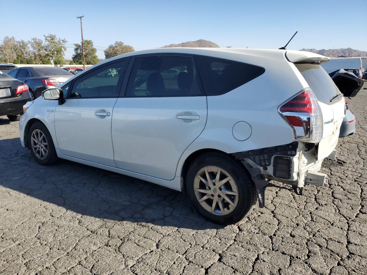 Lot #2991786312 2017 TOYOTA PRIUS V