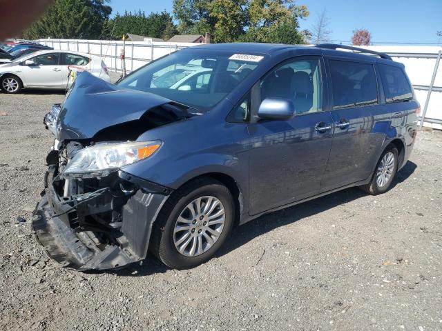 2014 TOYOTA SIENNA XLE 2014