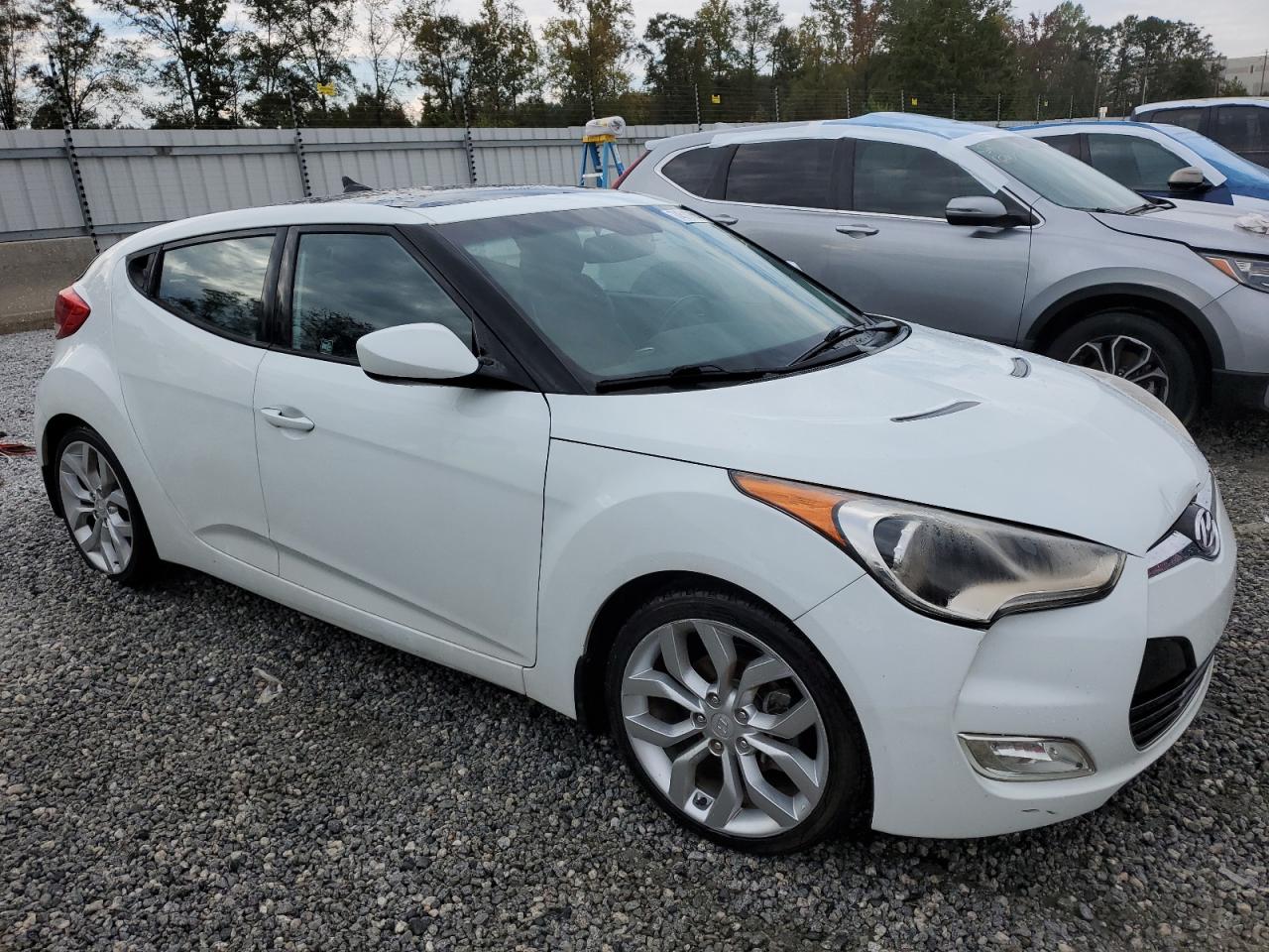 Lot #2909580369 2015 HYUNDAI VELOSTER