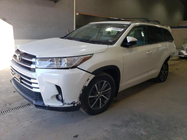 VIN 5TDJZRFH3HS516440 2017 Toyota Highlander, SE no.1