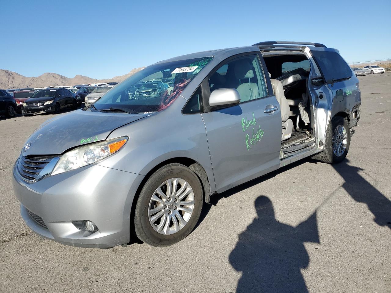  Salvage Toyota Sienna