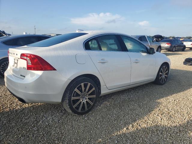 VIN YV140MFM3F1352330 2015 Volvo S60, Platinum no.3