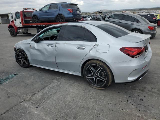 VIN WDD3G4EB7KW007074 2019 MERCEDES-BENZ A-CLASS no.2