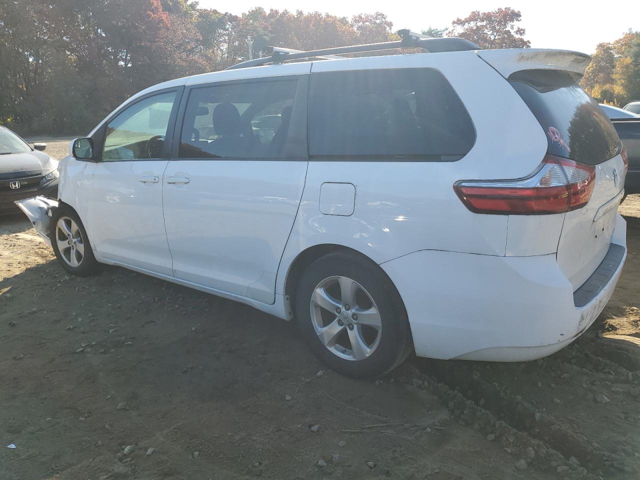 Lot #2942353144 2016 TOYOTA SIENNA LE