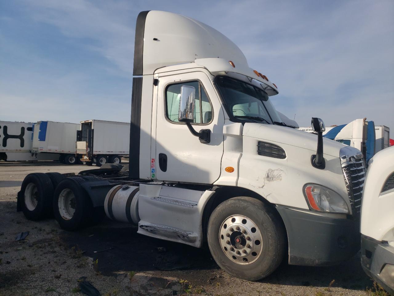 Lot #2970061525 2014 FREIGHTLINER CASCADIA 1