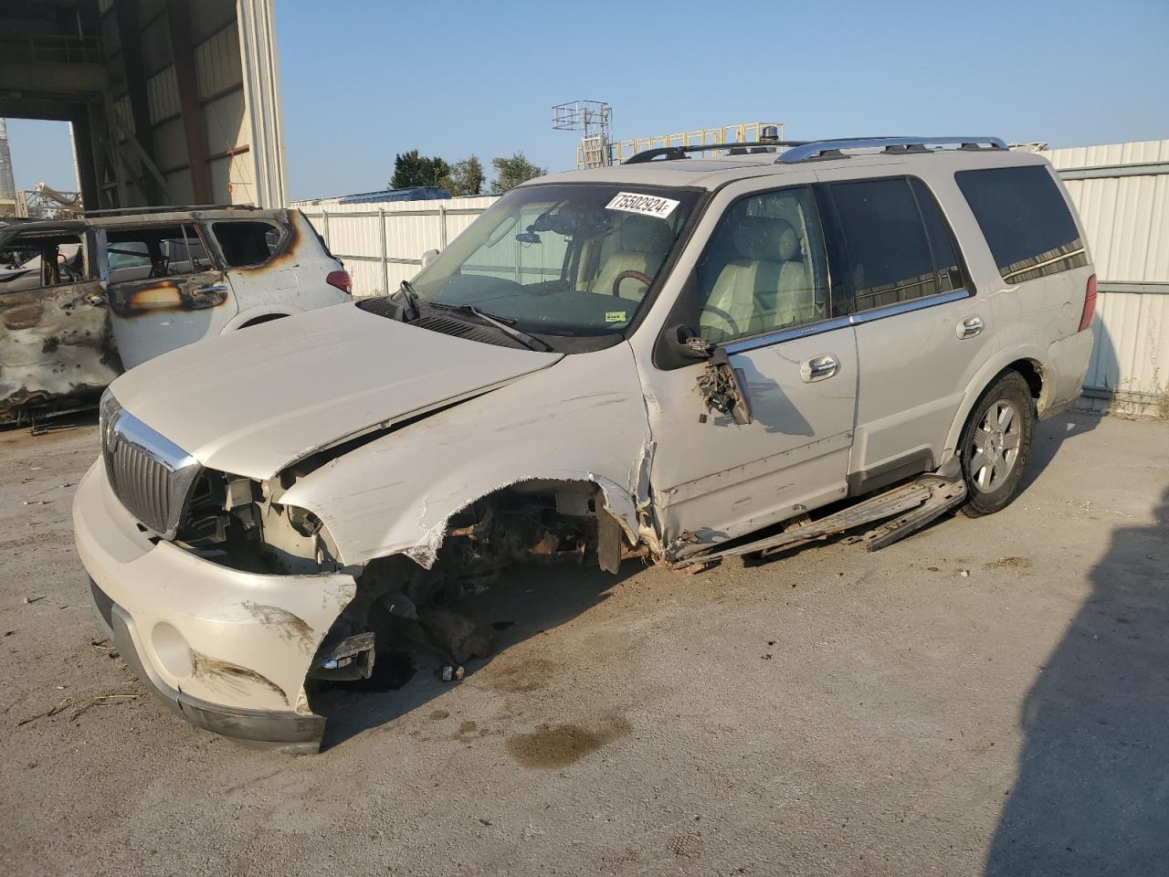 Lot #2921841993 2004 LINCOLN NAVIGATOR