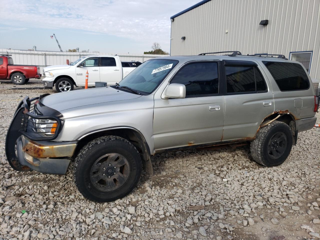 Lot #2988869656 1999 TOYOTA 4RUNNER SR