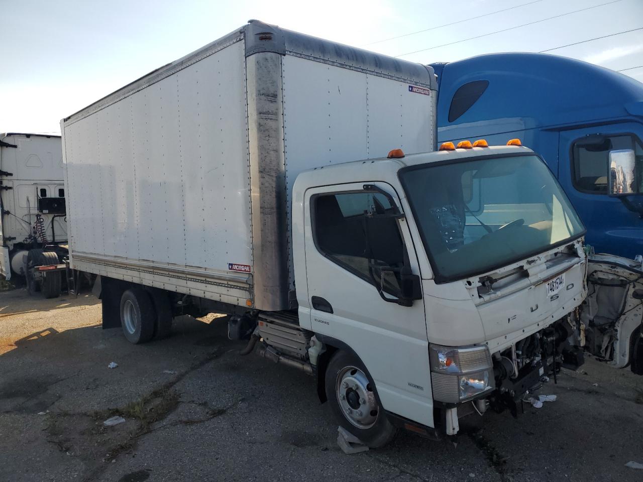 Lot #2923314538 2014 MITSUBISHI FE FEC72S