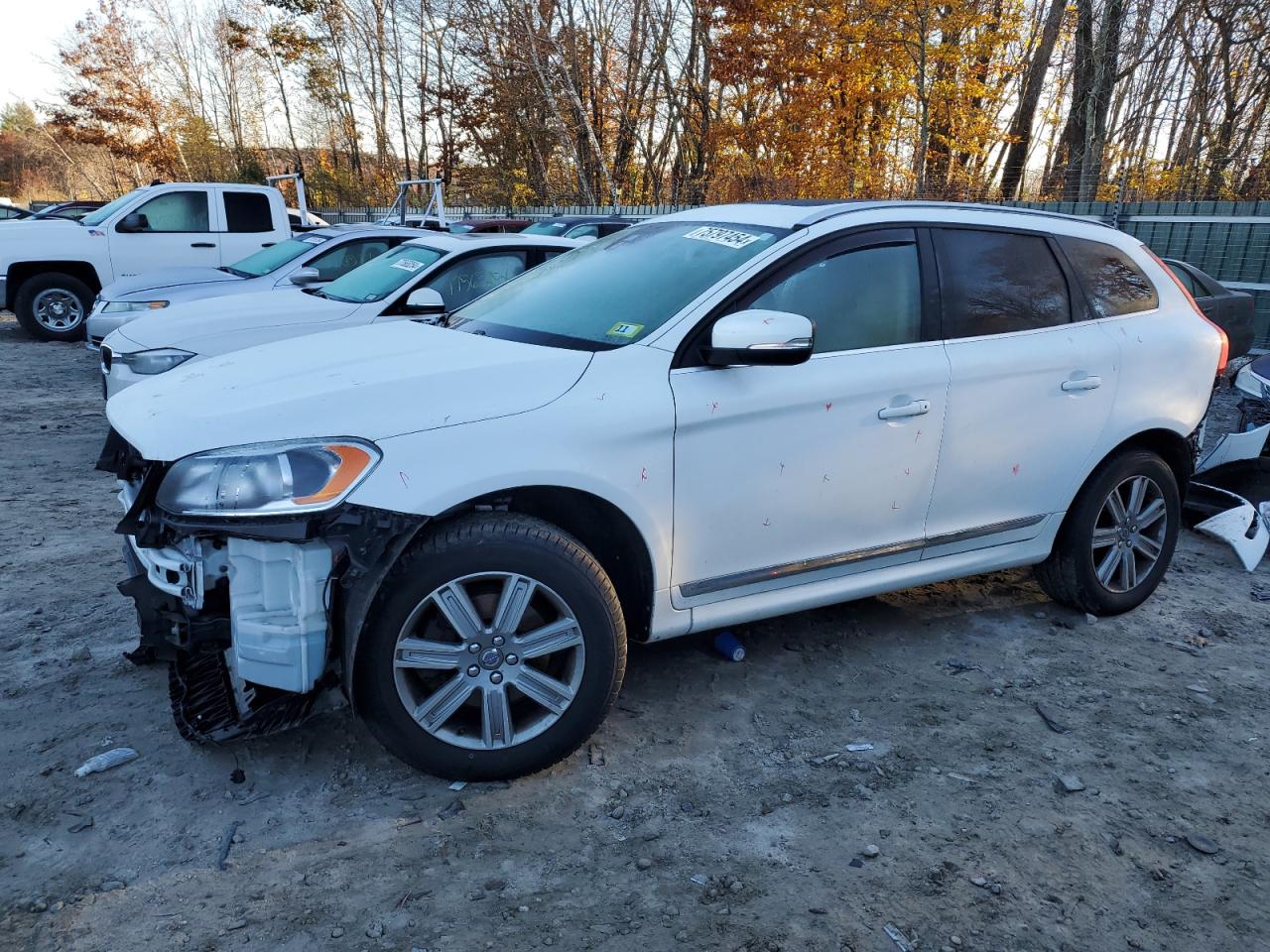 Lot #2960191149 2017 VOLVO XC60 T5 IN