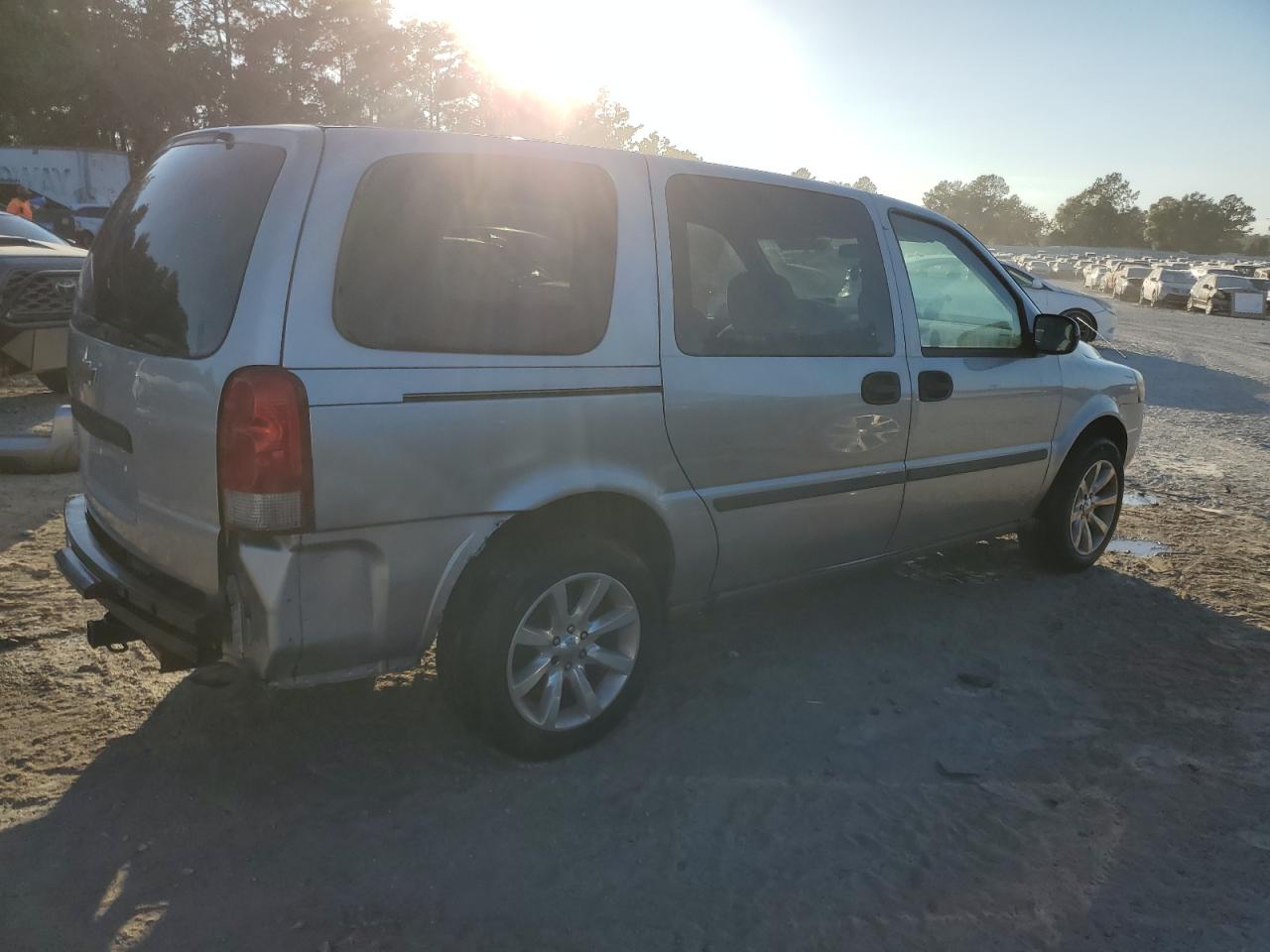 Lot #2976804758 2006 CHEVROLET UPLANDER L